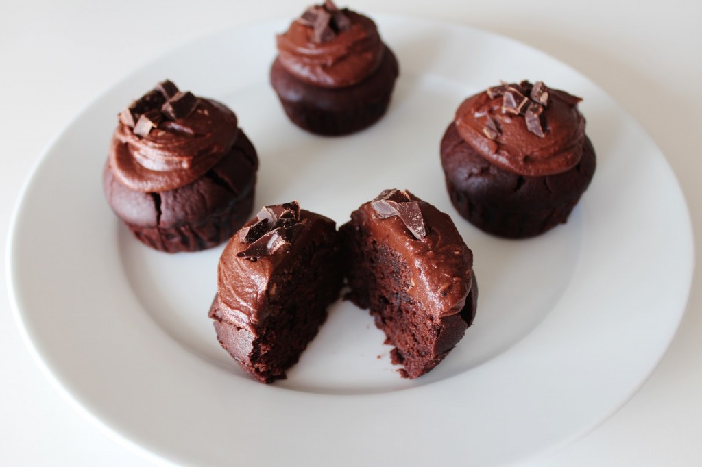 Chokolade Muffins med Smørcreme - Svampede Chokolade Muffins