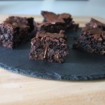 Fudgy og Chewy Brownies - Opskrift På Lækker Brownie