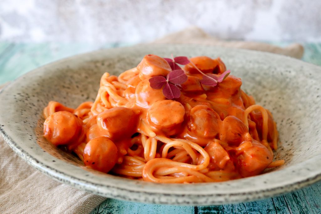 Svensk Pølseret Med Pasta