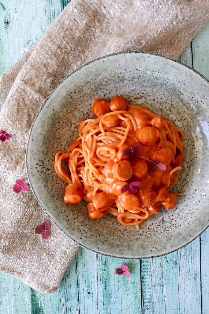 Svensk Pølseret Med Pasta