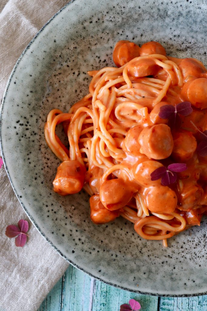 Svensk Pølseret Med Pasta