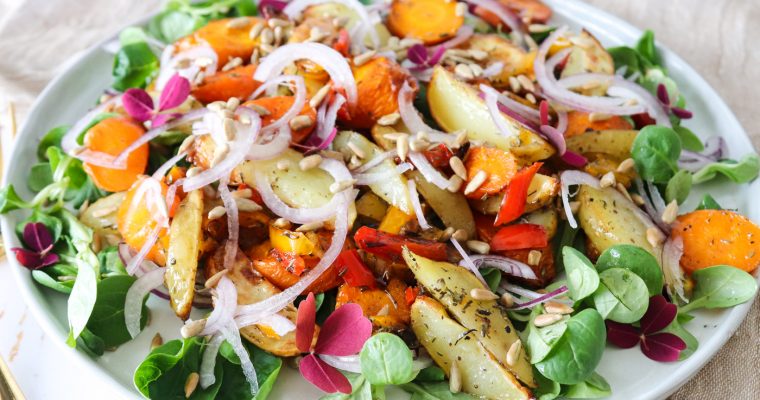 Salat Med Bagte Gulerødder, Kartofler Og Ristede Solsikkekerner