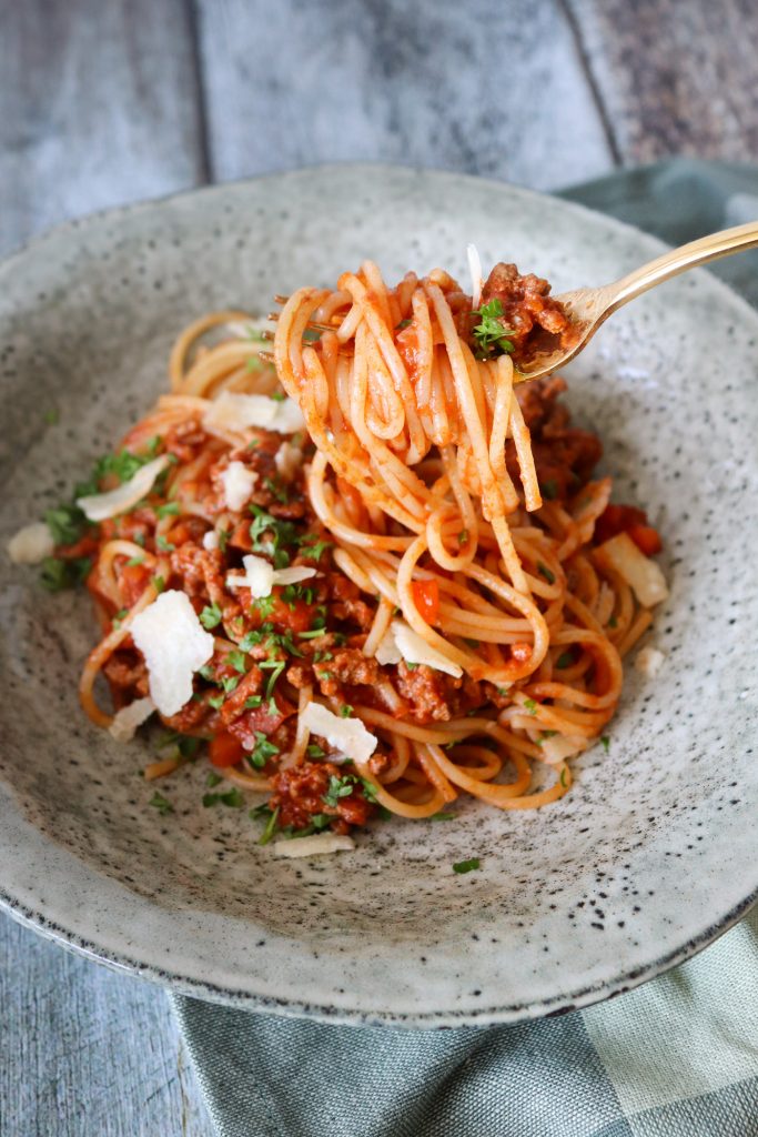 Skøn Spaghetti Bolognese Med Røget Bacon - Nem Aftensmad