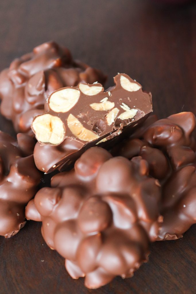 Konfekt Med Chokolade, Hasselnødder, Peanuts Og Nutella