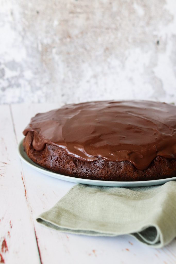 Lækker Og Simpel Chokoladekage Med Chokoladeglasur