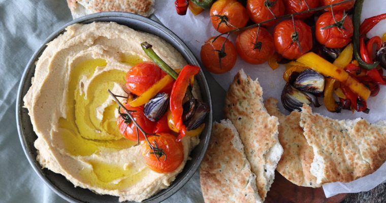 Hummus Med Bagte Grøntsager og Brød – Hjemmelavet Hummus