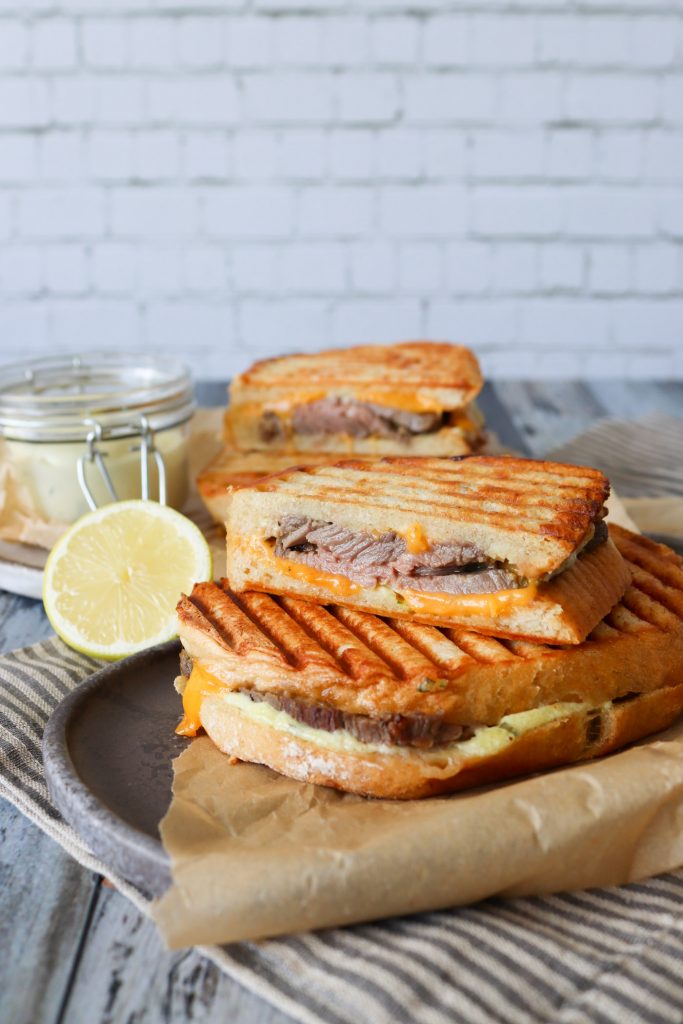 Toast Med Oksecuvette Og Bearnaisemayonnaise