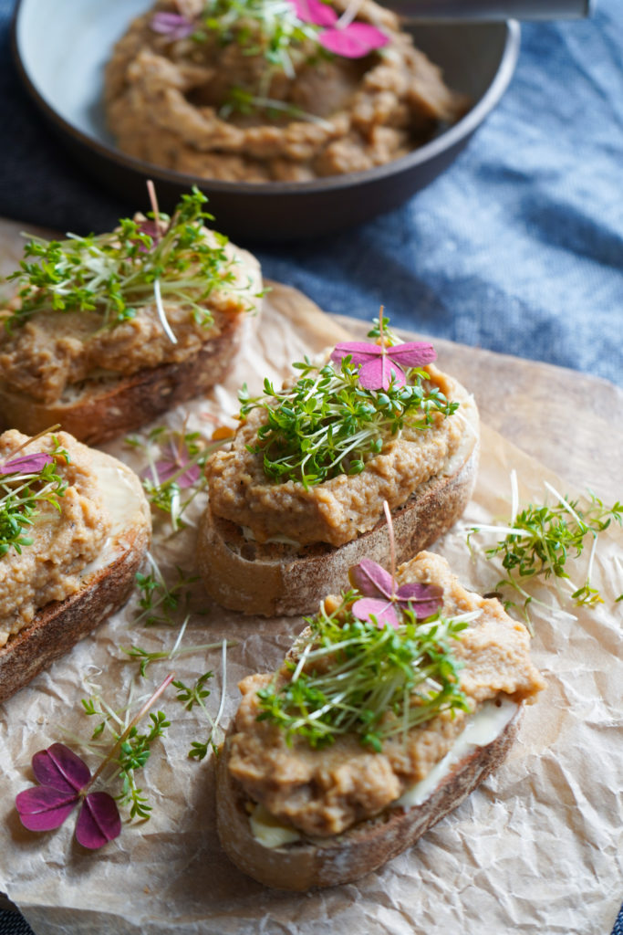 Knoldsellerimos - Små Brød Med Knoldselleri Og Karse