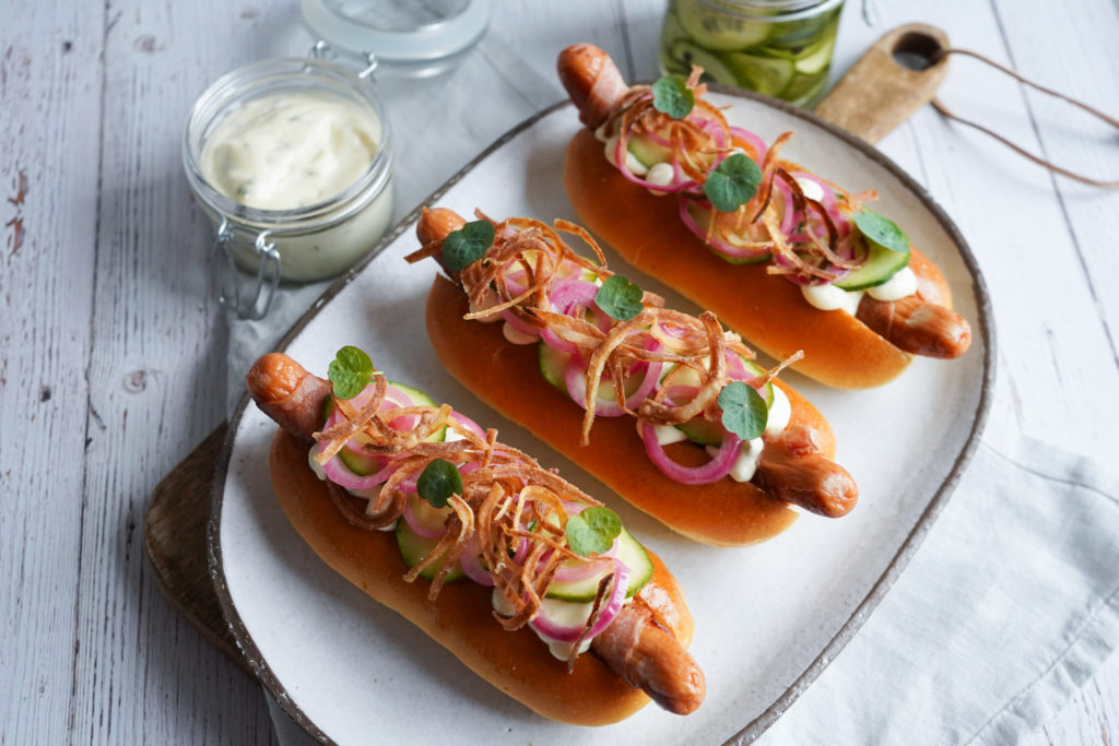 Hotdog Med Bacon, Bearnaisemayo Og Ristede Løg