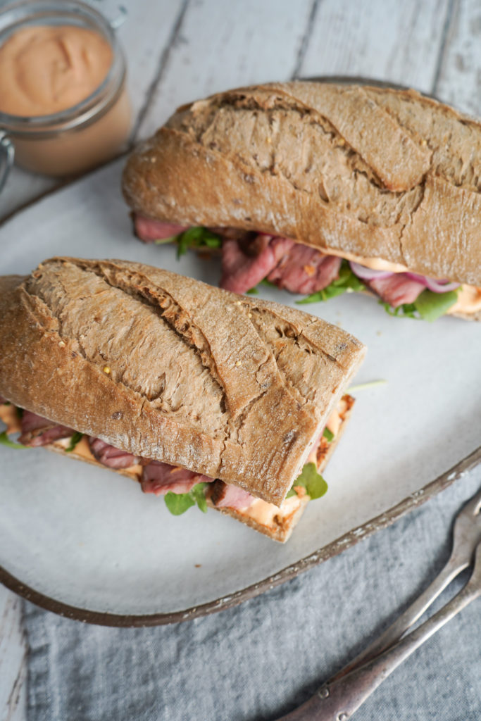 Sandwich Med Kalveculotte Og Chilimayo