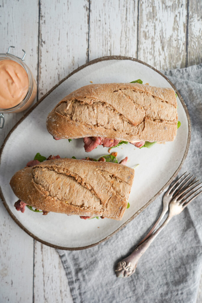 Sandwich Med Kalveculotte Og Chilimayo