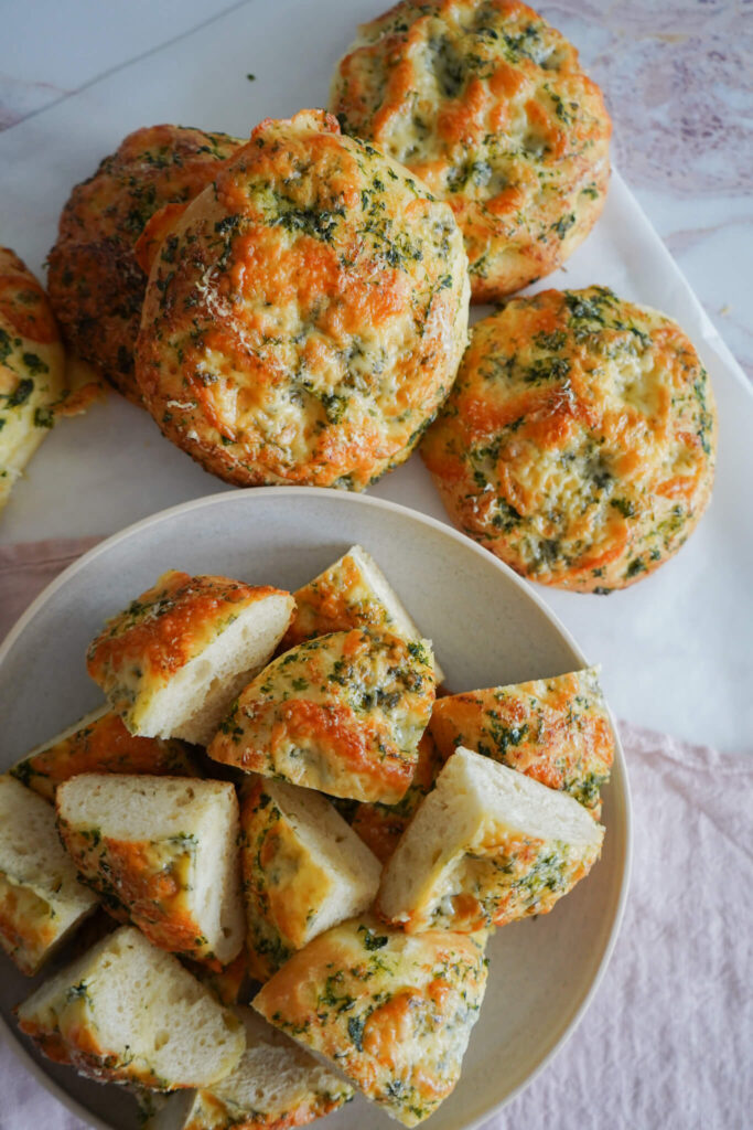 Hvidløgsbrødboller