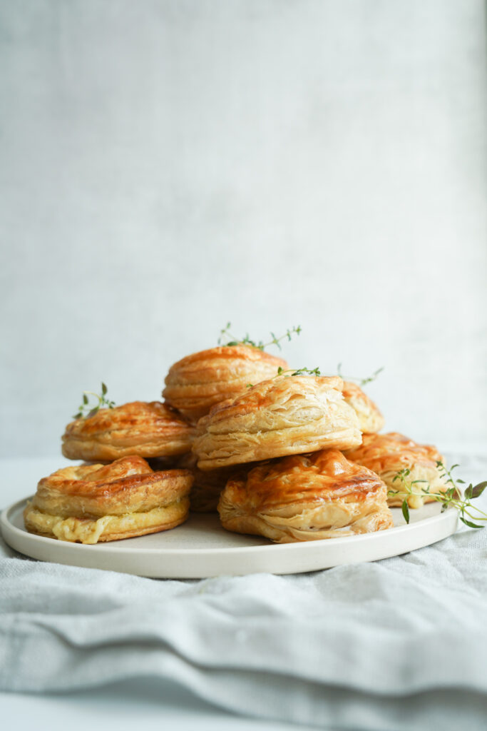 Butterdejshapsere Med Havarti, Bacon Og Timian