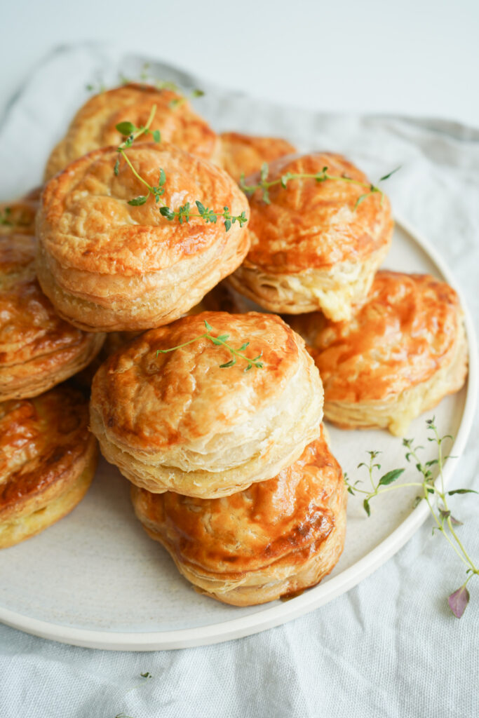 Butterdejshapsere Med Havarti, Bacon Og Timian