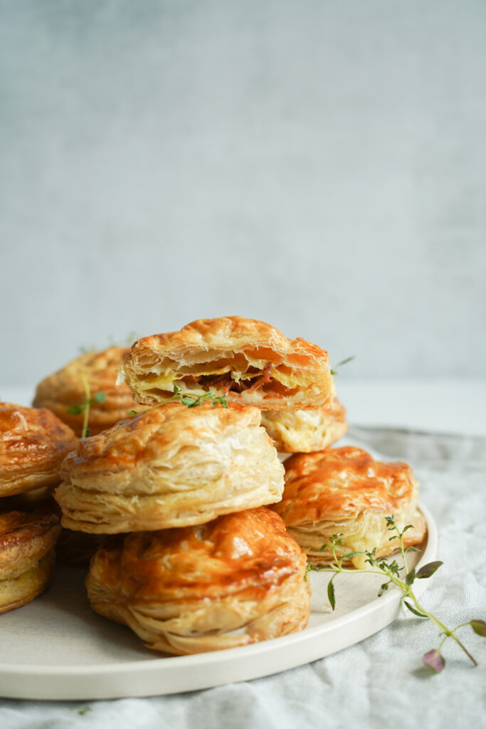 Butterdejshapsere Med Havarti, Bacon Og Timian