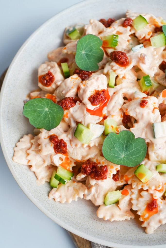 Spicy Cremet Pastasalat Med Fetadressing