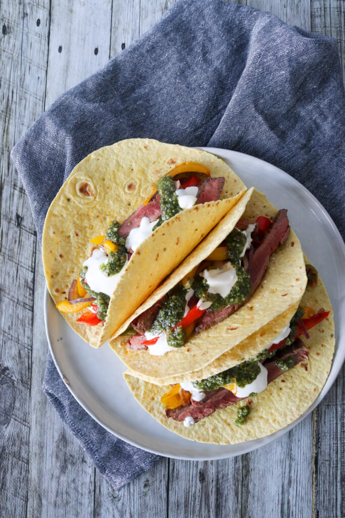 Bløde Tacos Med Flanksteak - Tacos Med Oksekød Og Pesto