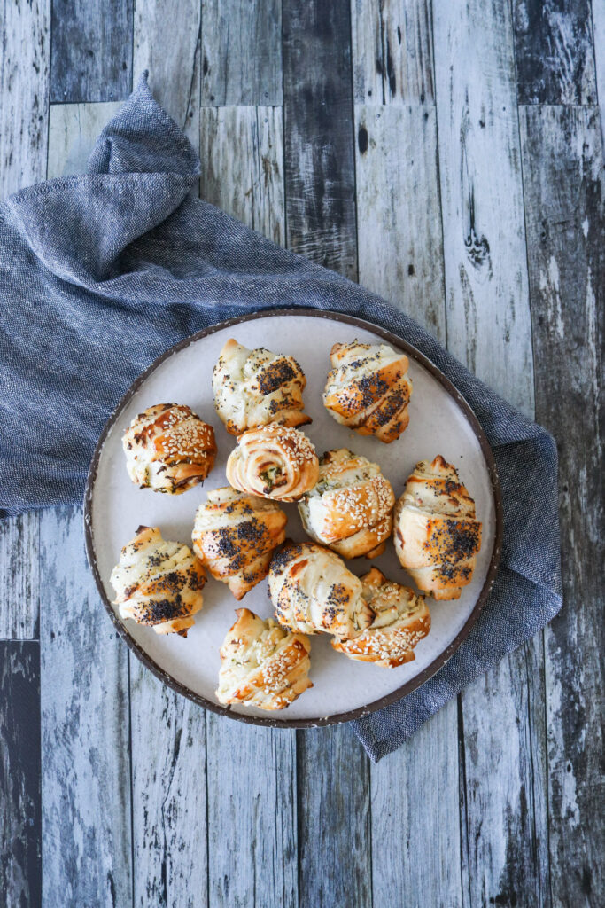 Mini Croissanter Med Cocktailpølser Og Flødeost - Mini Pølsehorn
