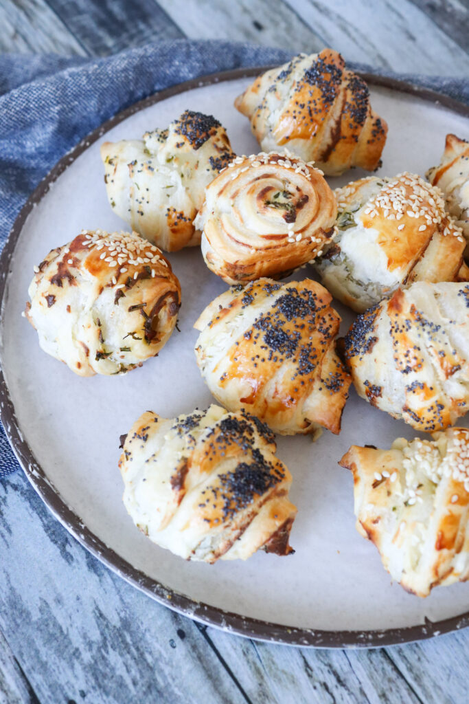 Mini Croissanter Med Cocktailpølser Og Flødeost - Mini Pølsehorn