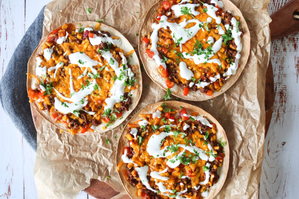 Tortilla Pizzaer Med Taco BBQ Oksekød Og Ost