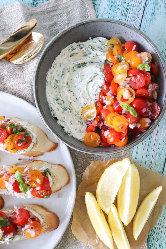 De Bedste Brødhapsere Med Flødeost Og Tomatsalat
