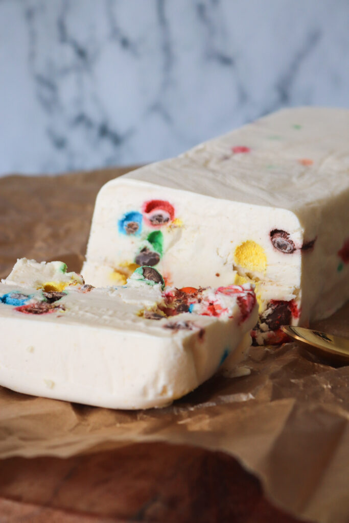 Hjemmelavet Is Med M&M's - Is Uden Ismaskine - Parfait Med M&M's