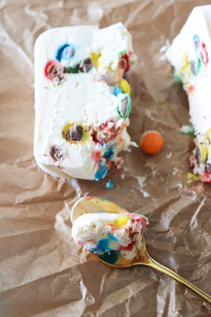 Hjemmelavet Is Med M&M's - Is Uden Ismaskine - Parfait Med M&M's