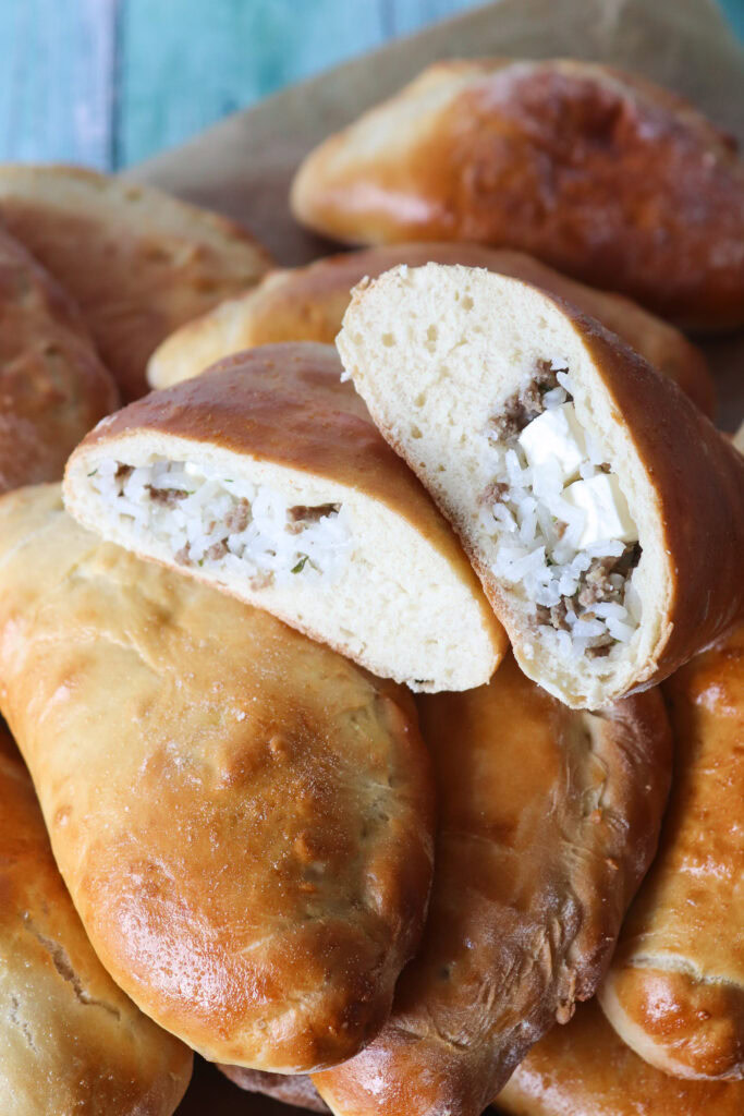 Bløde Og Lækre Pirogger Med Oksekød, Ris Og Feta - Gode I Madpakken