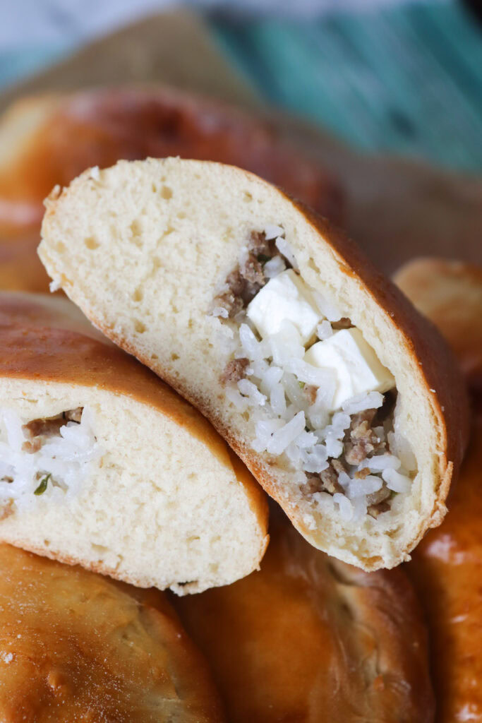 Bløde Og Lækre Pirogger Med Oksekød, Ris Og Feta - Gode I Madpakken