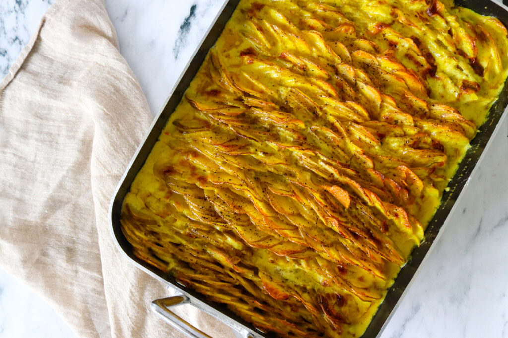 Lækre Cremet Og Sprøde Flødekartofler I Karrysauce