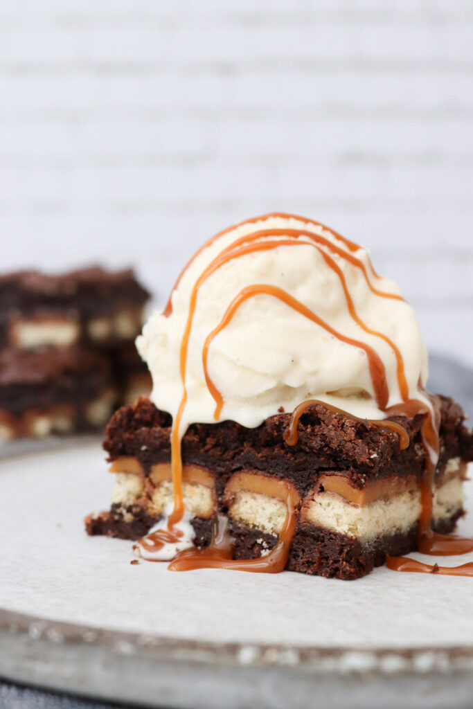 Fudgy Brownie Med Twix - Opskrift På Den Bedste Brownie