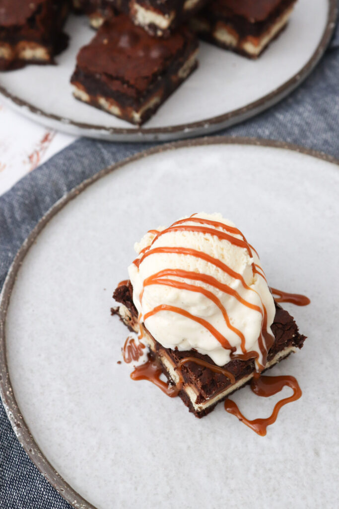 Fudgy Brownie Med Twix - Opskrift På Den Bedste Brownie