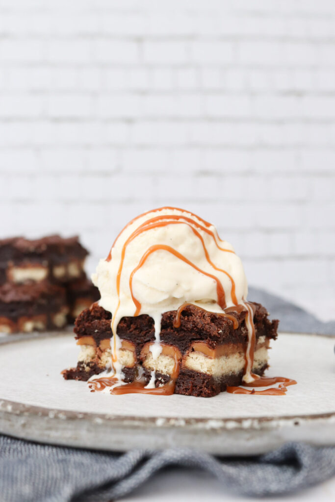 Fudgy Brownie Med Twix - Opskrift På Den Bedste Brownie