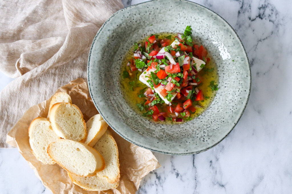 Feta I Marinade Af Frisk Salsa Og Olie - Lækkert Tilbehør Til Brød