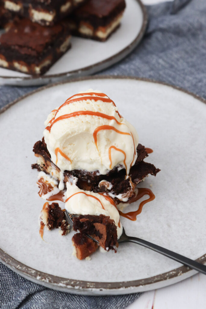 Fudgy Brownie Med Twix - Opskrift På Den Bedste Brownie