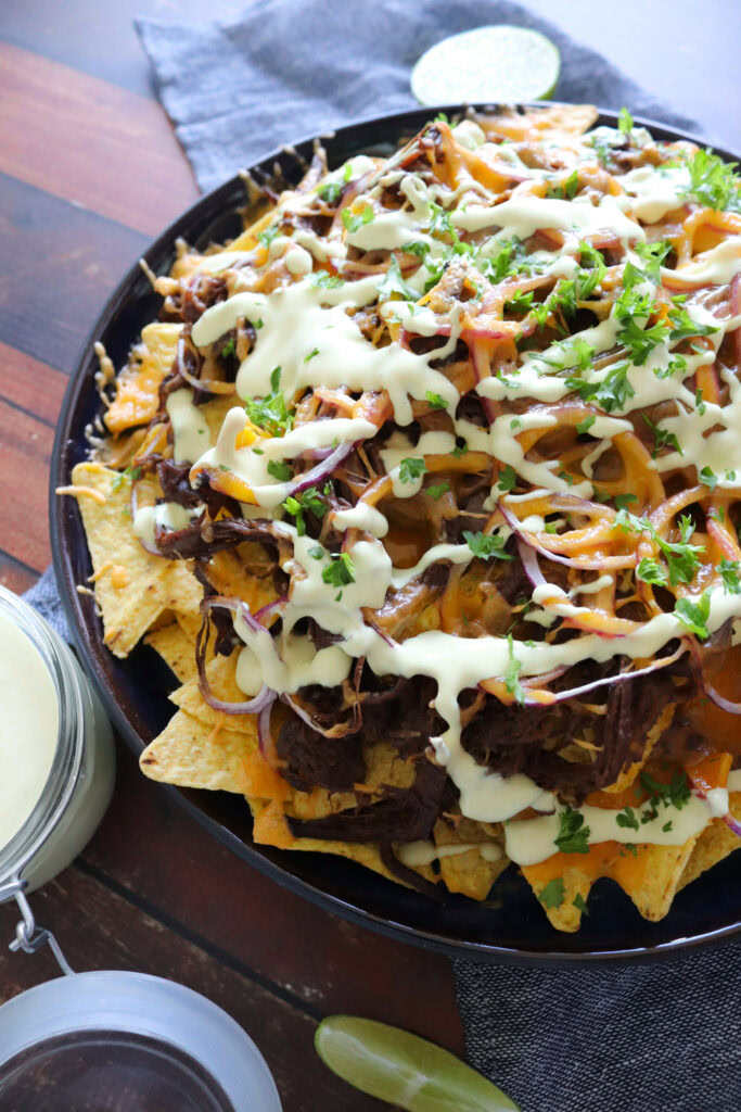 Nachos Med Pulled Beef Og Sennepssauce - De Bedste Nachos
