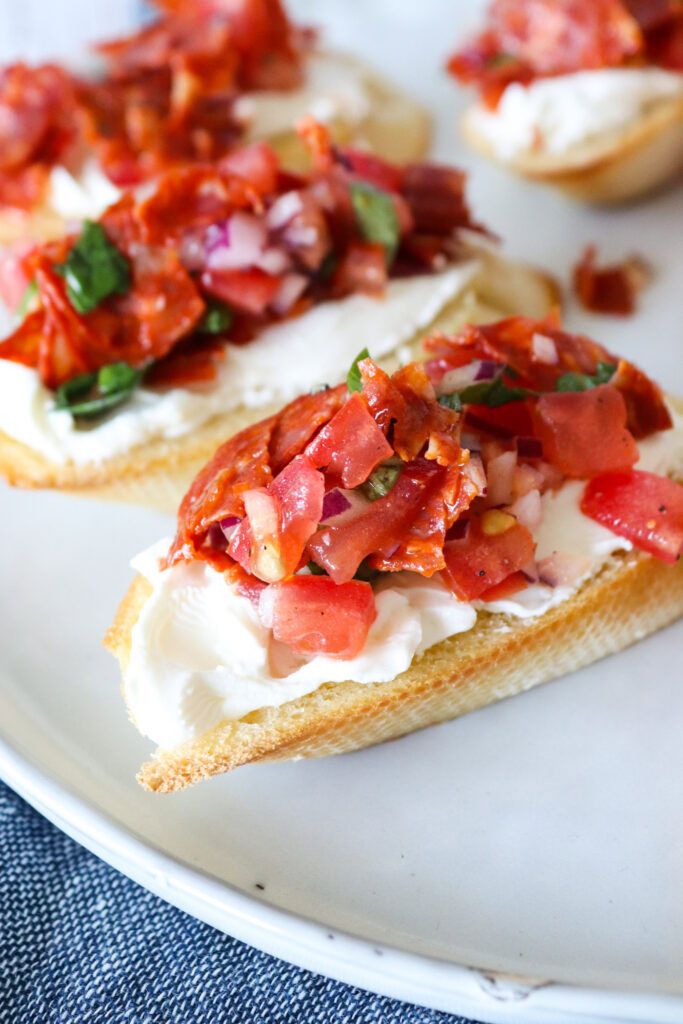 Brødhapsere Med Tomat Og Chorizo - Bruschetta Inspireret Brød