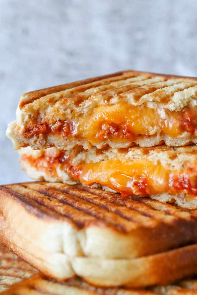 Sloppy Joe Toast - Toast Med Kødsauce Og Cheddar - Opskrift På Toast