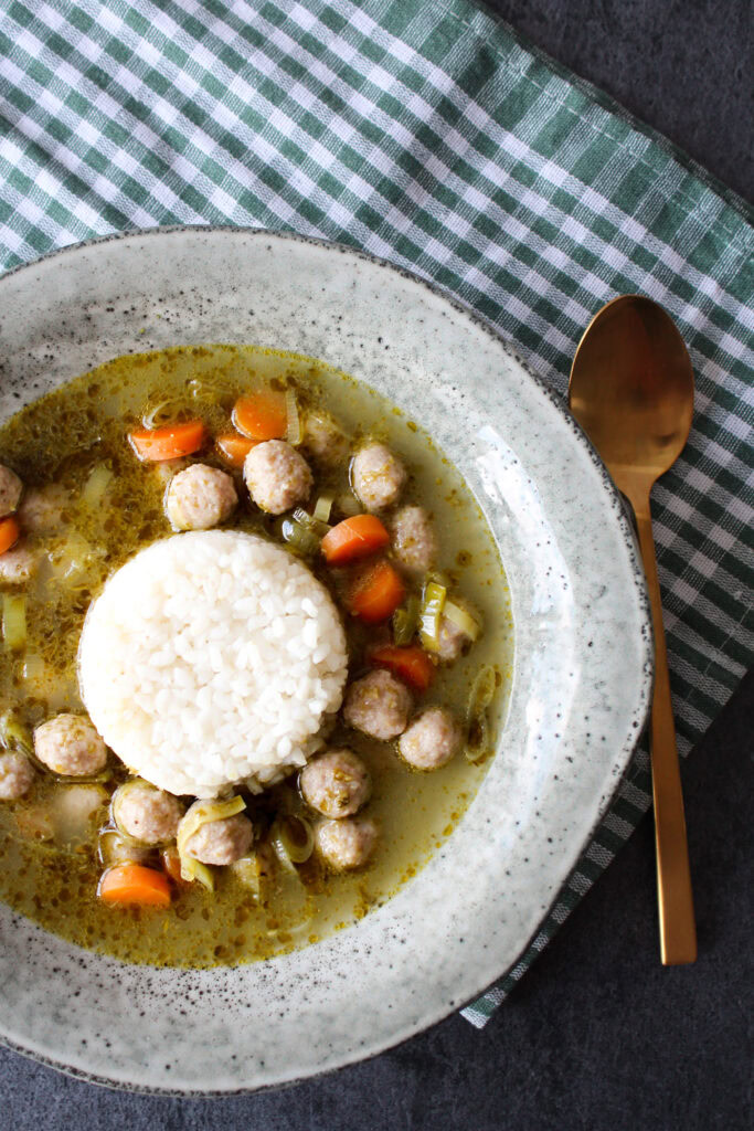 Pestosuppe Med Kødboller