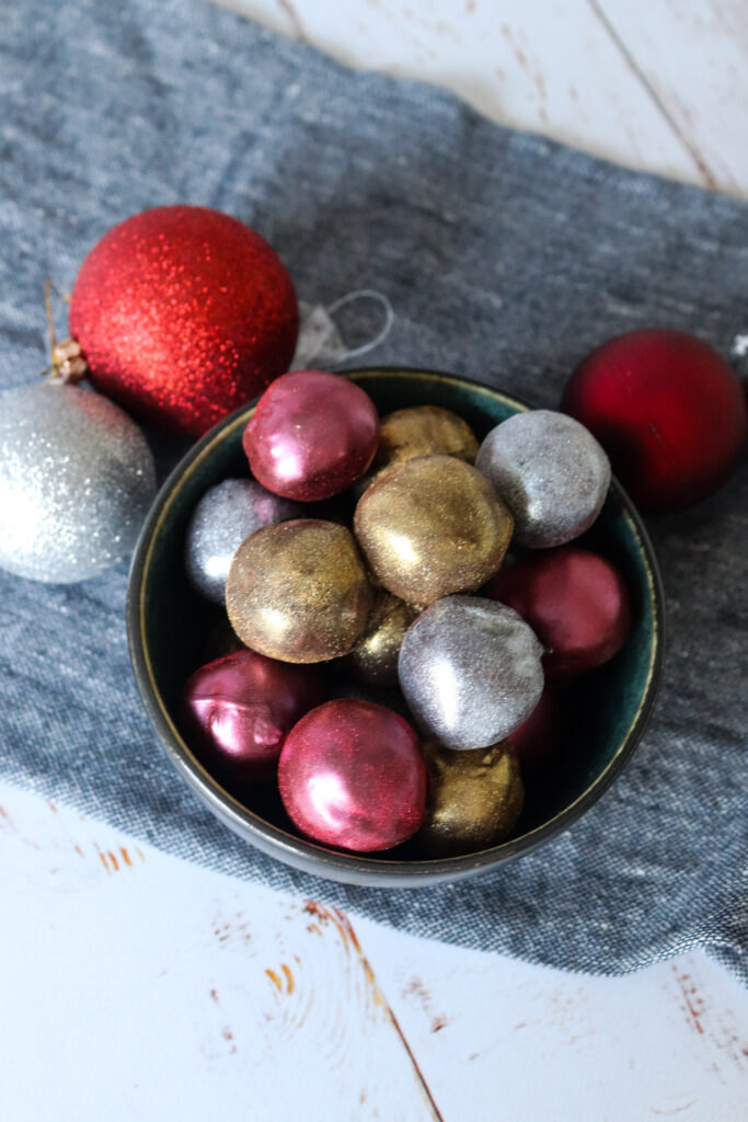 Konfekt Med Baileys Og Marcipan - Spiselige Julekugler - Juleslik