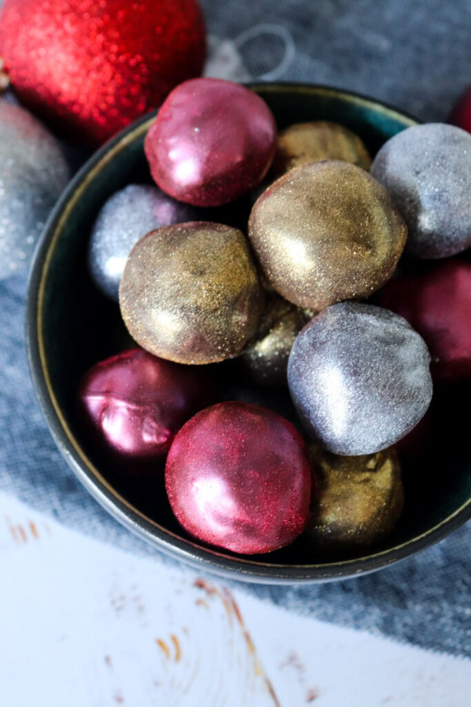 Konfekt Med Baileys Og Marcipan - Spiselige Julekugler - Juleslik