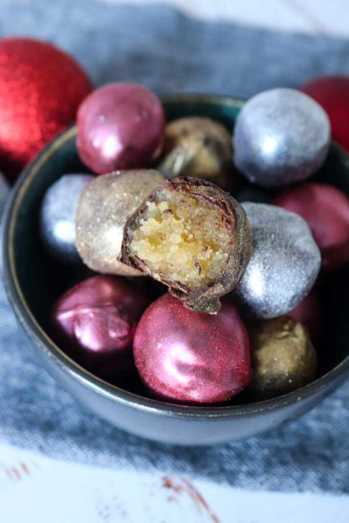 Konfekt Med Baileys Og Marcipan - Spiselige Julekugler - Juleslik