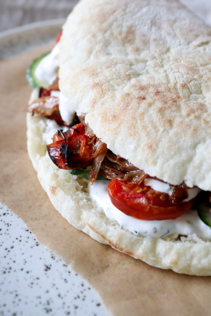 Pulled Kalkun I Pitabrød