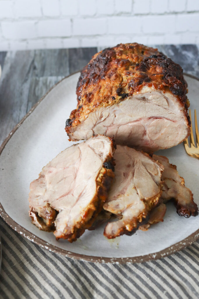 Helstegt Nakkefilet I Ovnen - Opskrift På Saftig Nakkefilet