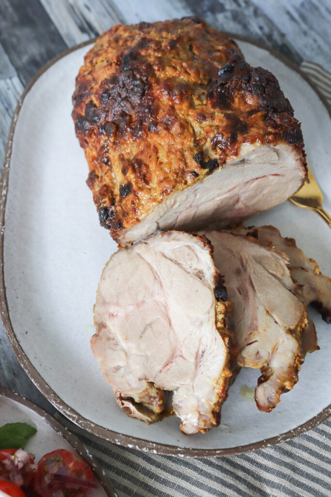 Helstegt Nakkefilet I Ovnen - Opskrift På Saftig Nakkefilet