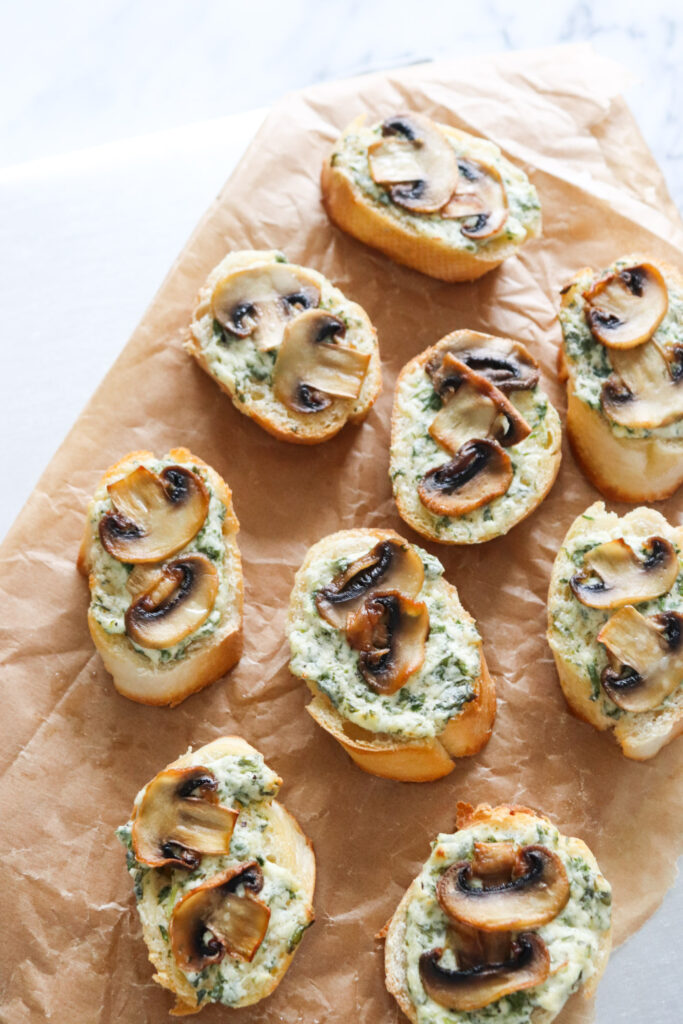 Brødhapsere Med Kryddersmør, Flødeost Og Champignon