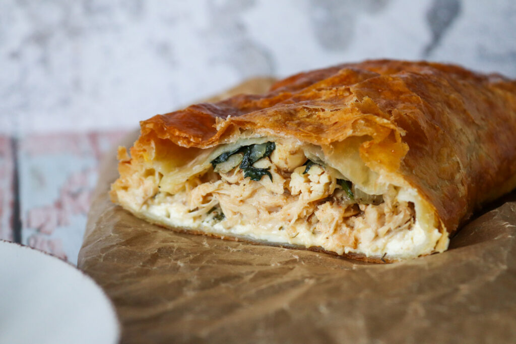 Butterdejsstang Med Kylling, Pikantost Og Spinat