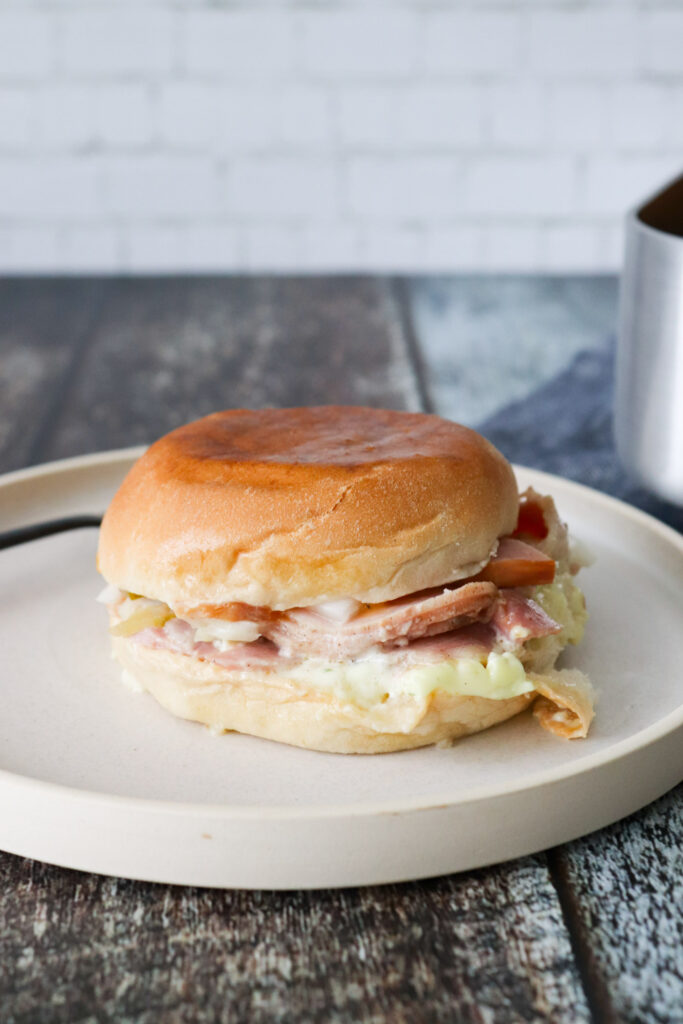 Sliders Med Kød, Bearnaisemayo, Relish Og Ost