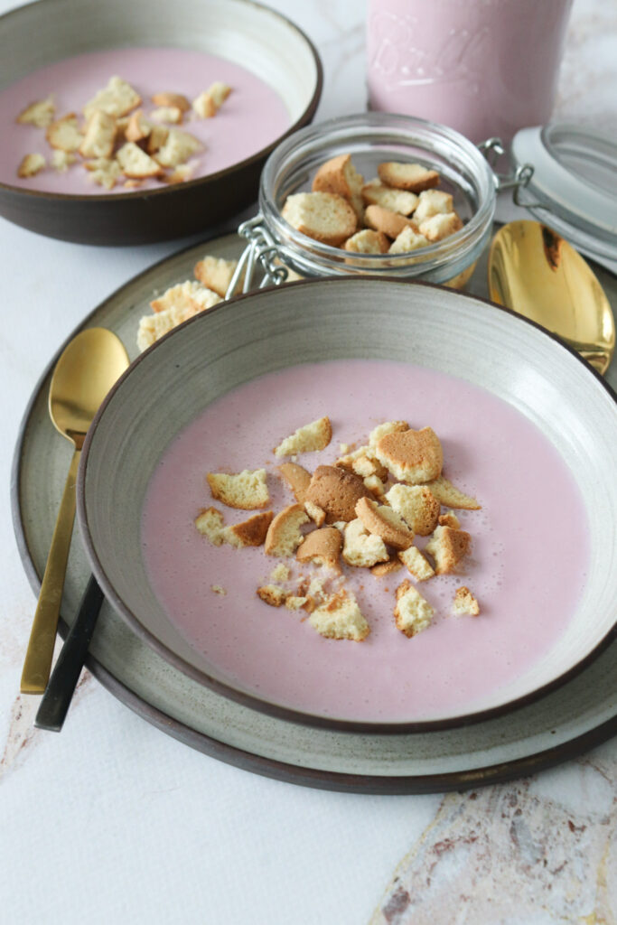 Hjemmelavet Koldskål Med Bær - Den Bedste Opskrift På Koldskål