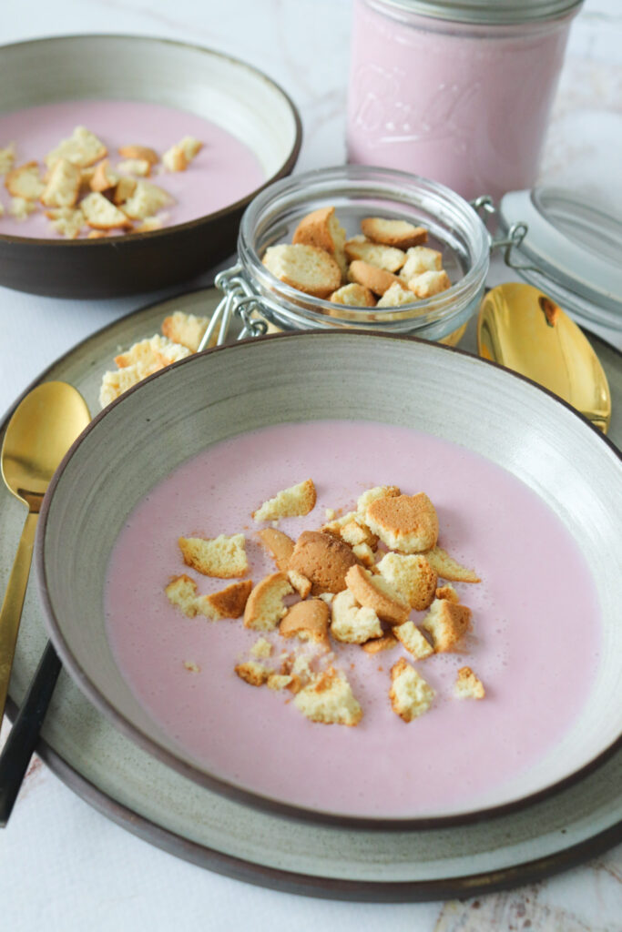 Hjemmelavet Koldskål Med Bær - Den Bedste Opskrift På Koldskål